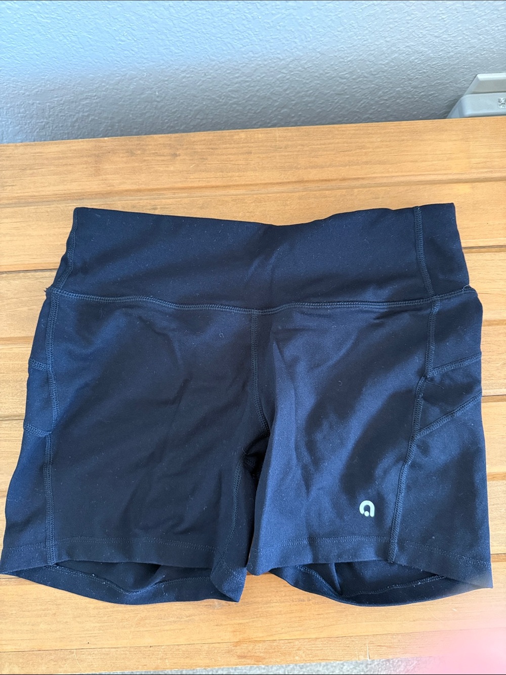 Black High-Waist Women’s Bike Shorts with Side Pockets